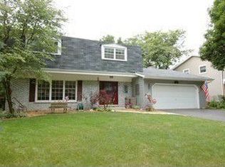 1545 Chat Ct, Naperville, IL 60565