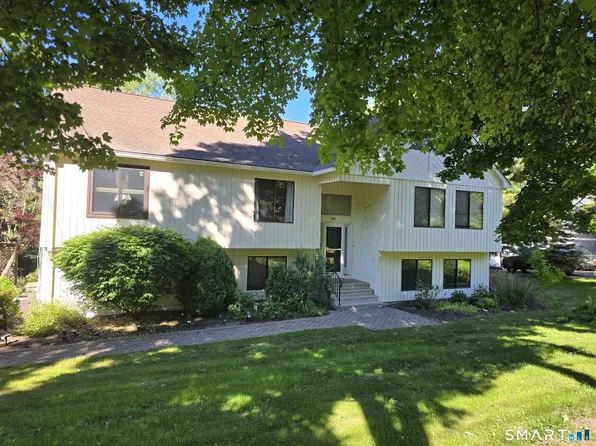 30 Boulevard, Newtown, CT 06470