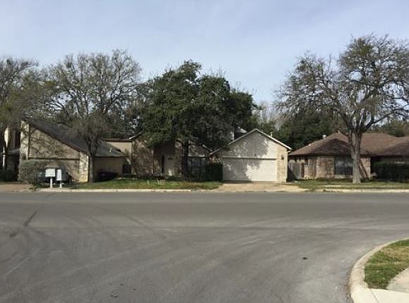 1st image of 11119 Woodridge Blf