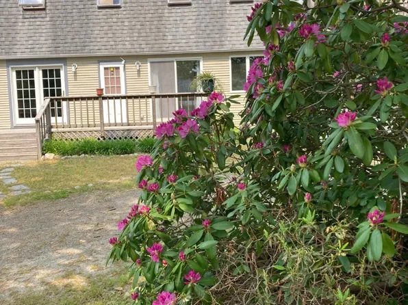 3 Carole Ave, Oak Bluffs, MA 02557