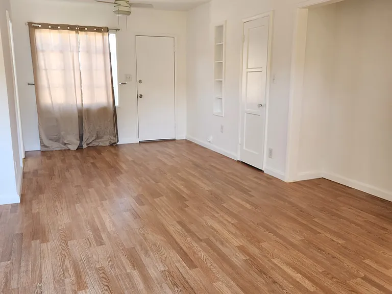 5209 Wilkinson Ave — Photo 2