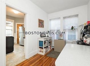 135 Columbia St #2, Cambridge, MA 02139