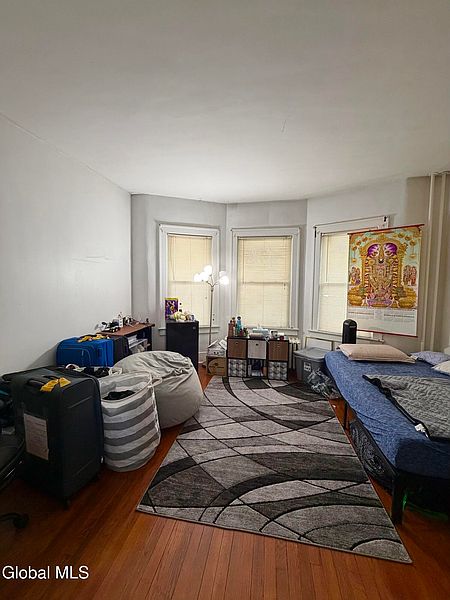 3rd image of 1064 Washington Avenue