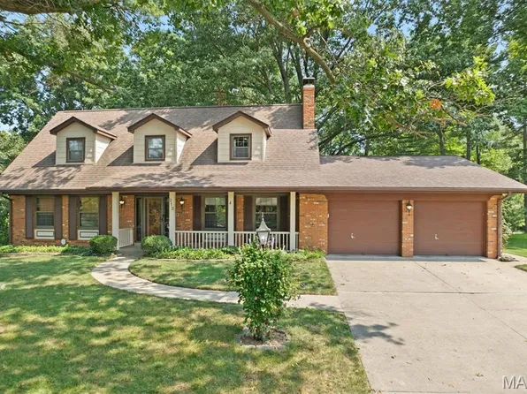 213 Warrensburg Dr, Belleville, IL 62223