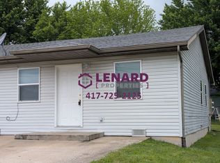 1911 E Laverne St, Bolivar, MO 65613
