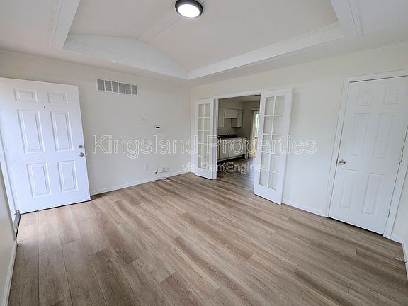 3rd image of 11891 Bridgevale Ave