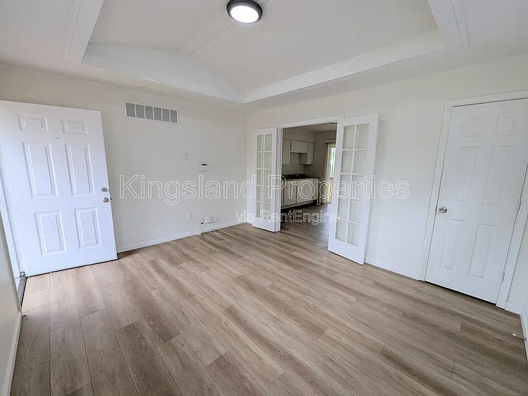 11891 Bridgevale Ave — Photo 3