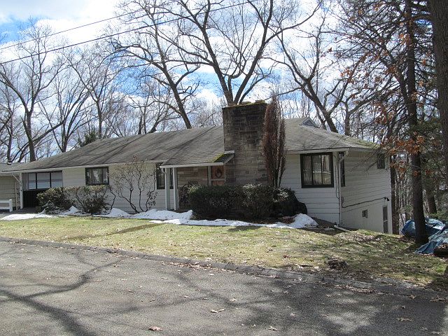 1st image of 629 Maxwell Dr
