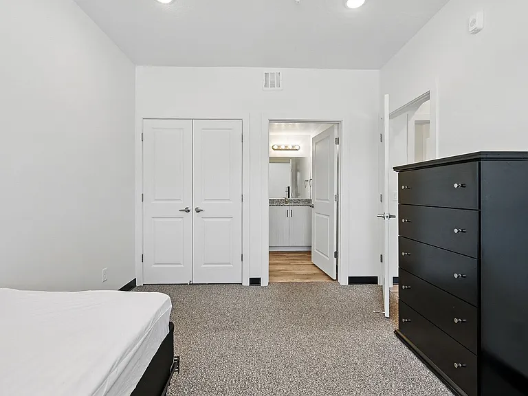 118 N 400 W — Photo 34