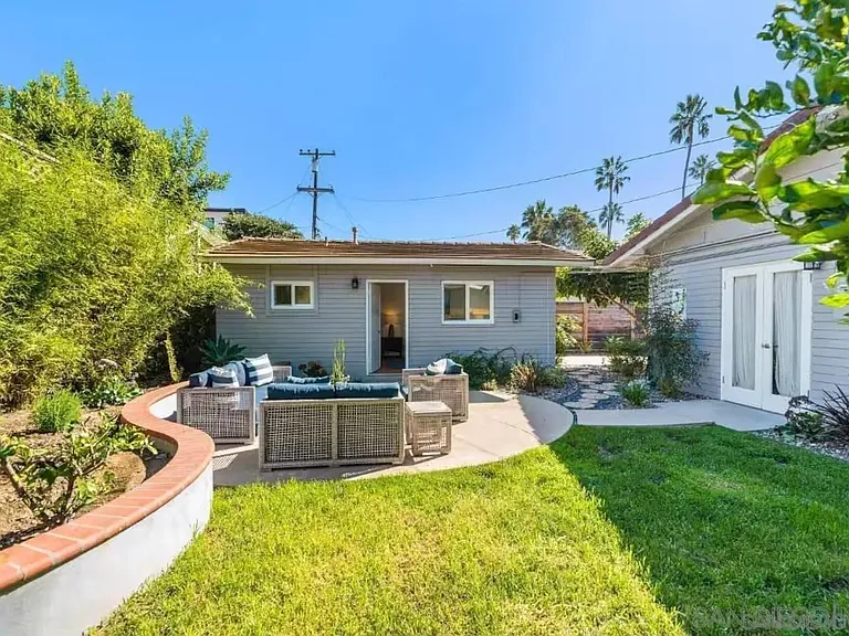 8373 El Paseo Grande — Photo 6