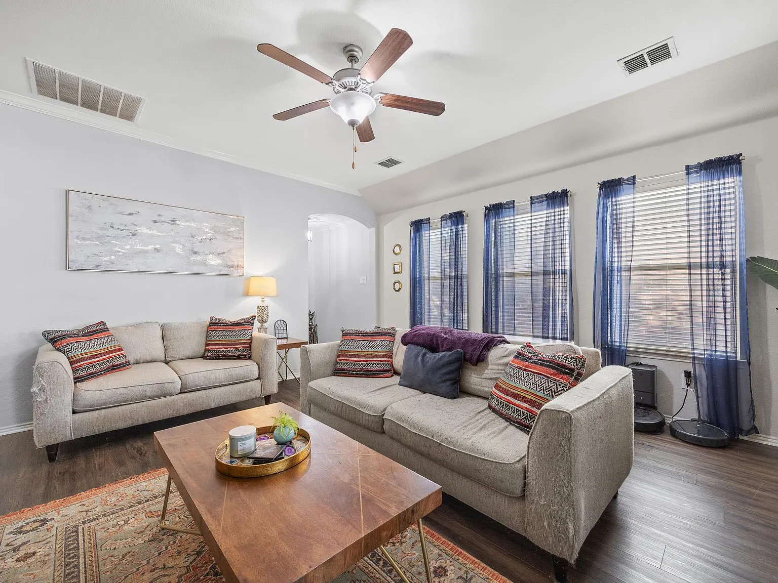 3 bed, 1378 sqft, $1,800 — Photo 3