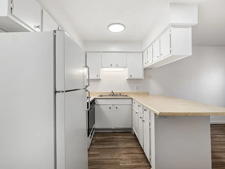 3210 Tulane Dr NE — Photo 5