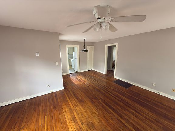 3rd image of 202 S Flood Ave