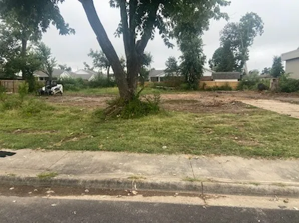 1112 W Poplar St, Rogers, AR 72756