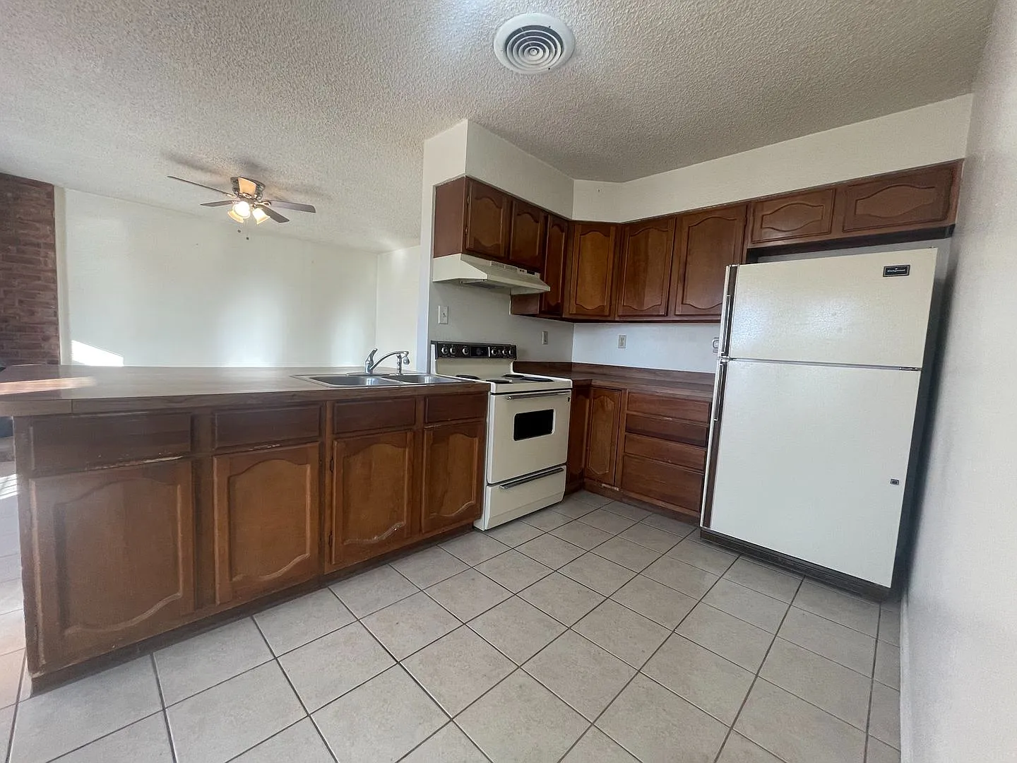 2604 Miguel Pl — Photo 2