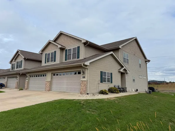 1026 20th St #4, Prairie Du Sac, WI 53578