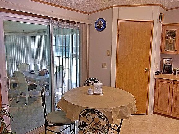 5th image of 220 Dixie Cir