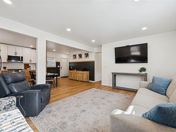 5th image of 1868 Millerstown Rd