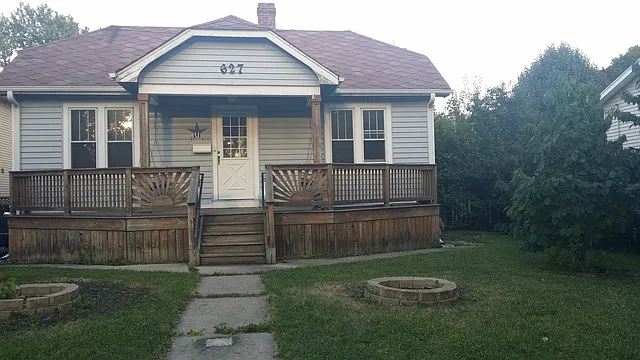 627 S Grace St photo 1