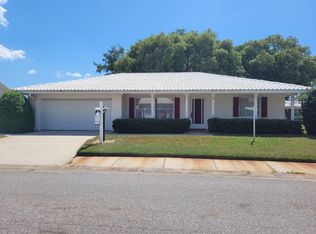 1310 Bottlebrush Dr, Bradenton, FL 34208