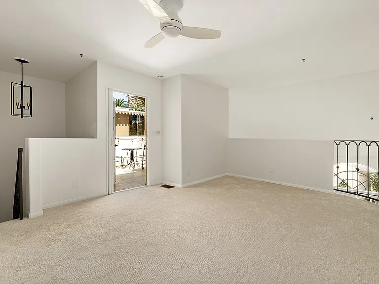 930 N Doheny Dr #415 — Photo 18