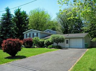 1471 Shoecraft Rd, Penfield, NY 14526