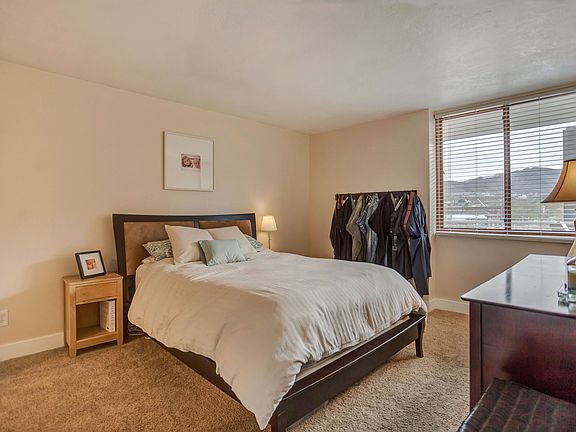 3rd image of 230 E Broadway St APT 511
