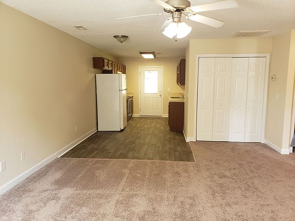 4th image of 2 Country River Dr #116