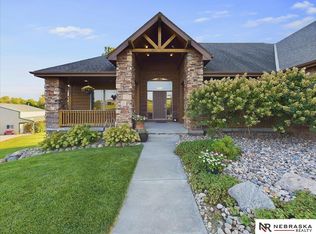 6541 Russell Emmett Ct, Papillion, NE 68133