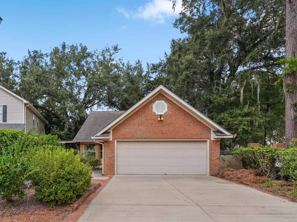 3200 Castle Ct, Tallahassee, FL 32309