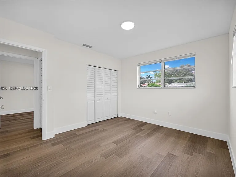 11810 NE 14th Ave #11810 — Photo 15