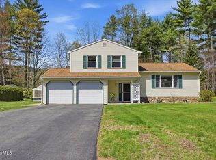 10 Queen Diana Ln, Queensbury, NY 12804