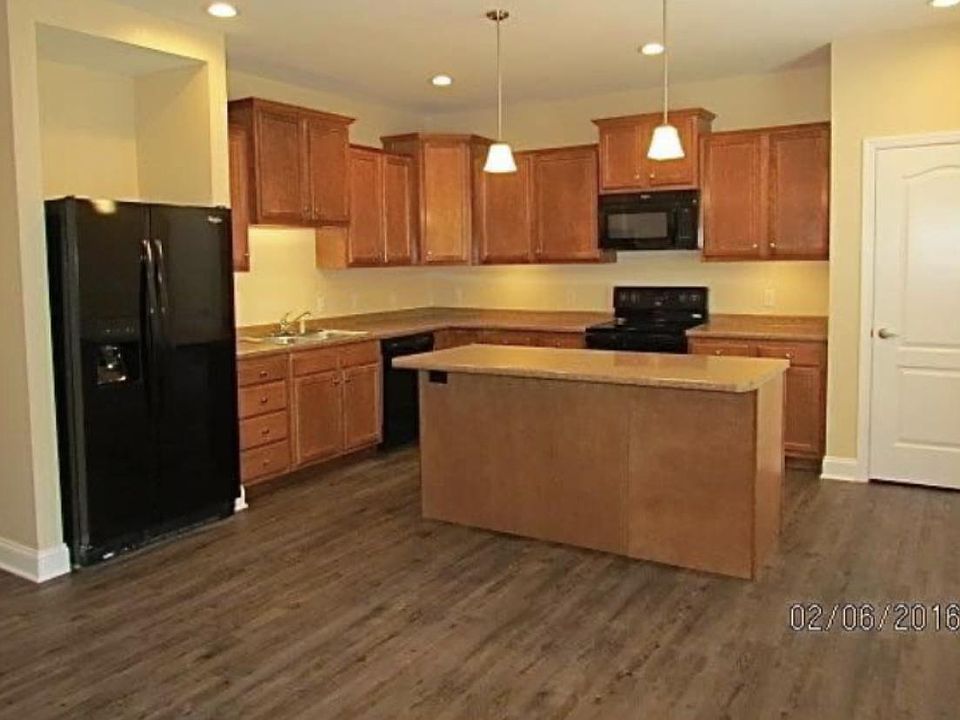 1st image of 2302 W Canyon Dr
