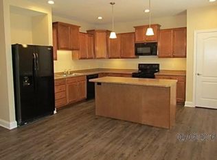 2302 W Canyon Dr, Morgantown, WV 26508