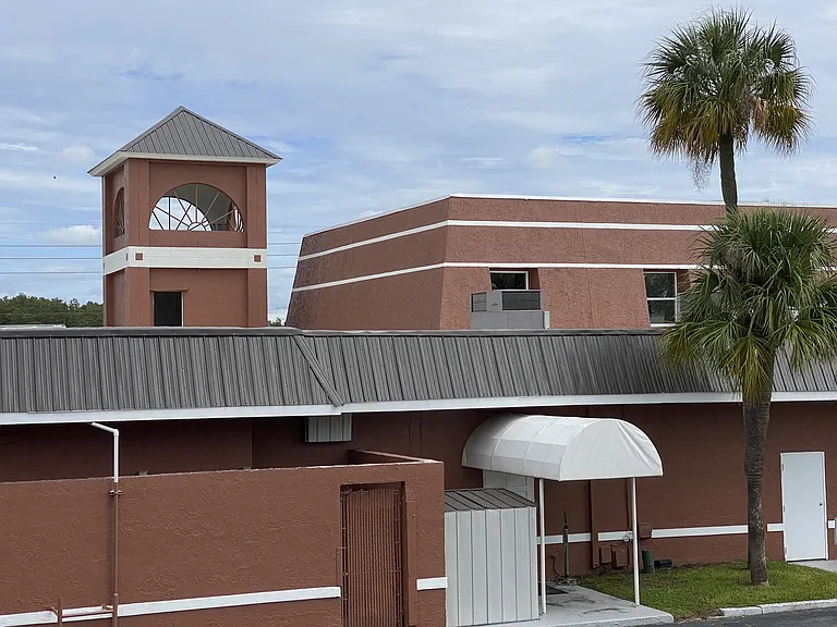 Colonial Drive Apartments — Photo 6