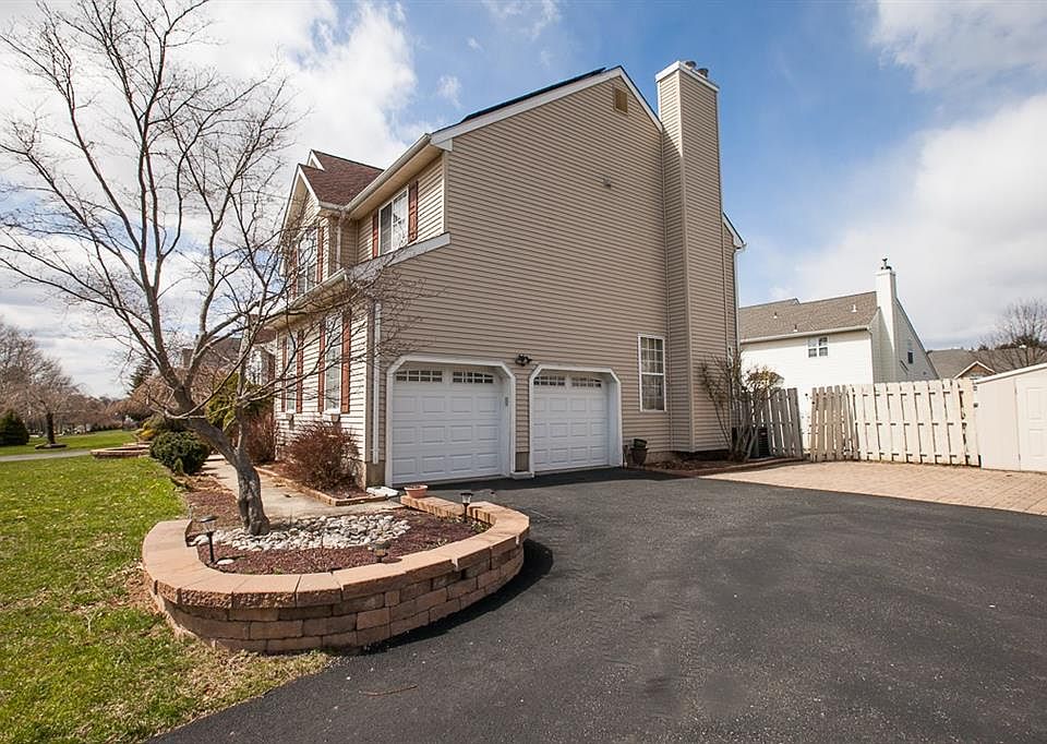 2nd image of 50 Maplehurst Ln