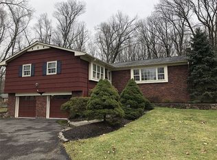 14 Howland Cir, West Caldwell, NJ 07006