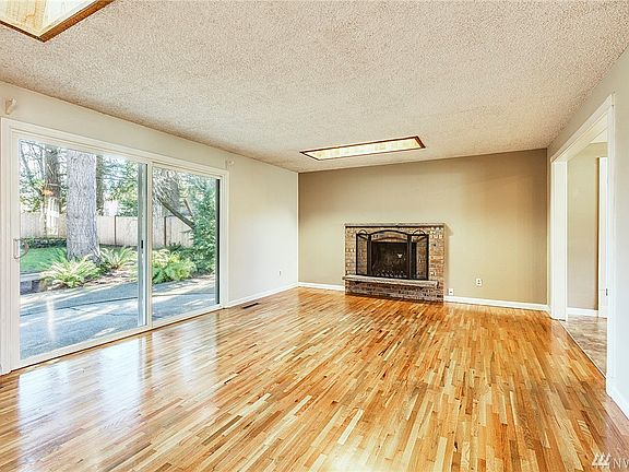 5th image of 4309 80th Ave W