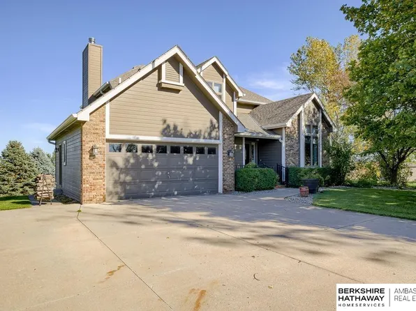 13784 Barnhill Ln, Blair, NE 68008