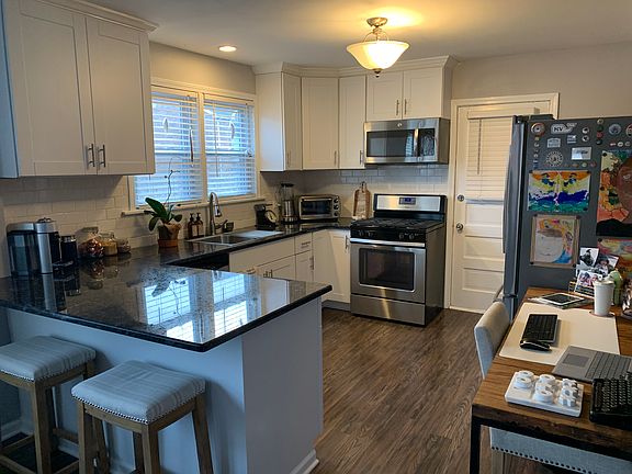 3rd image of 146 N Brockway St APT 1