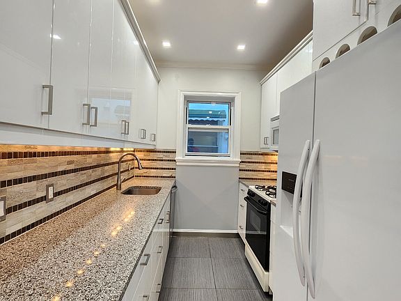 3rd image of 35-45 28th St #2