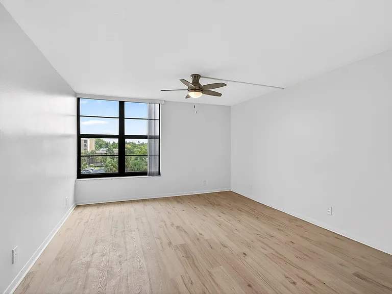 12 Royal Palm Way #501 — Photo 35