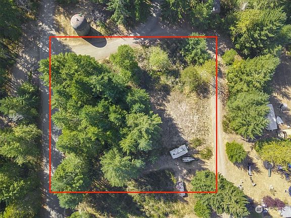 3rd image of 70 NE Queen Ann Dr