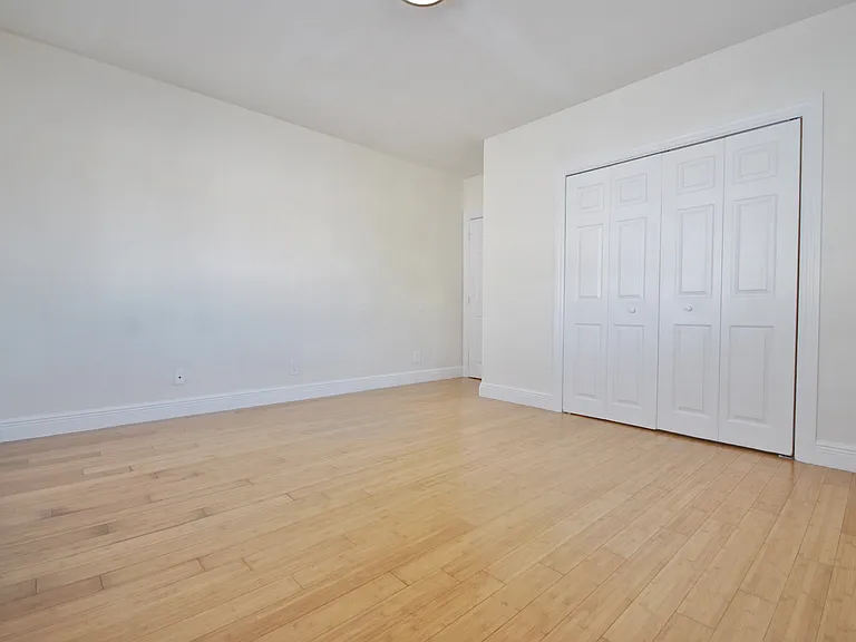 7315 Carlyle Ave — Photo 8