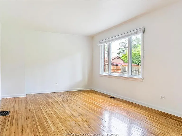 2163 College Ave — Photo 3