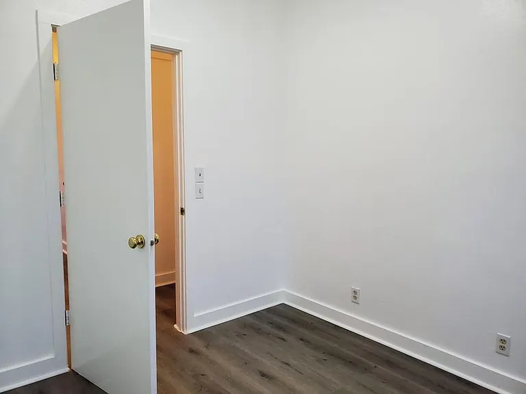 87 NE Harbor Ct — Photo 14