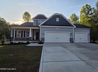 2969 Tucker Hill Dr, Grimesland, NC 27837