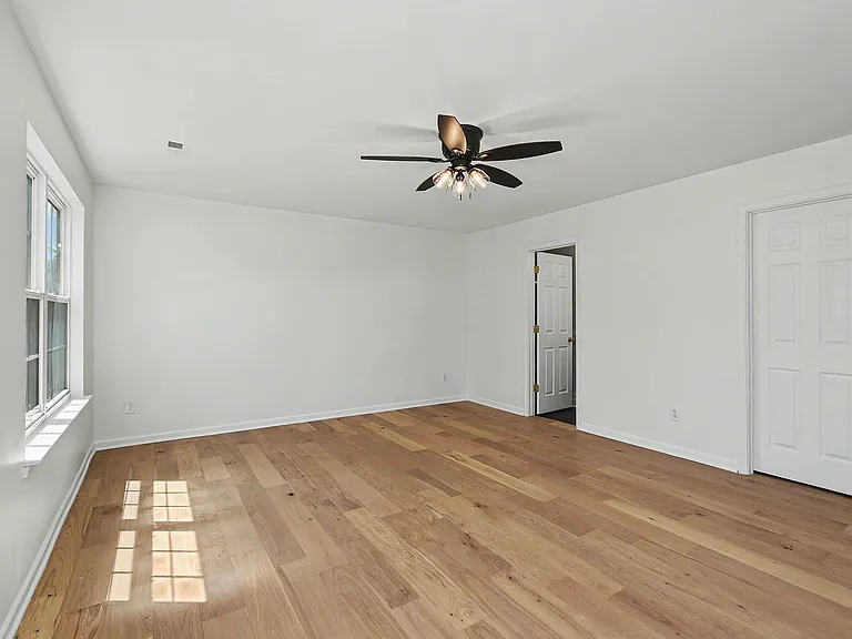 9819 Aventide Ln — Photo 25