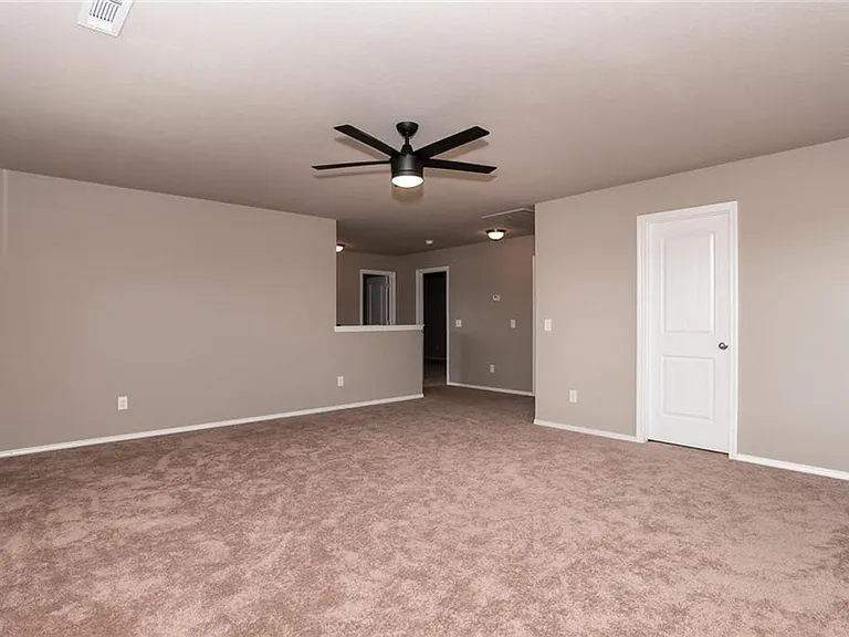 408 Driftwood Ave — Photo 9