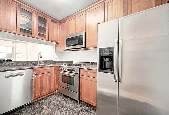 Rented by Urbane Brokerage | media 20